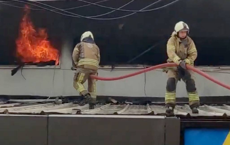 Sancaktepede iş merkezinde yangın