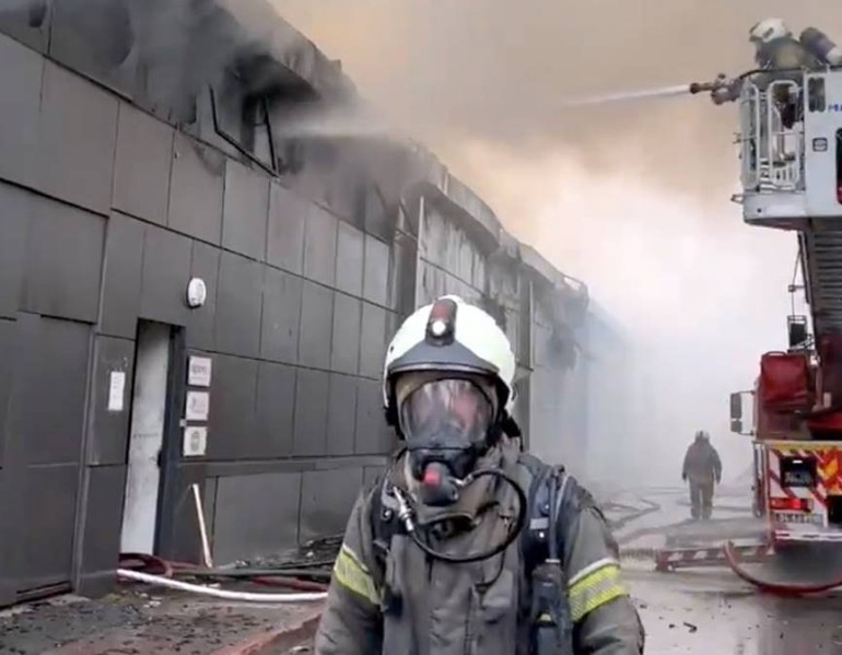 Sancaktepede iş merkezinde yangın