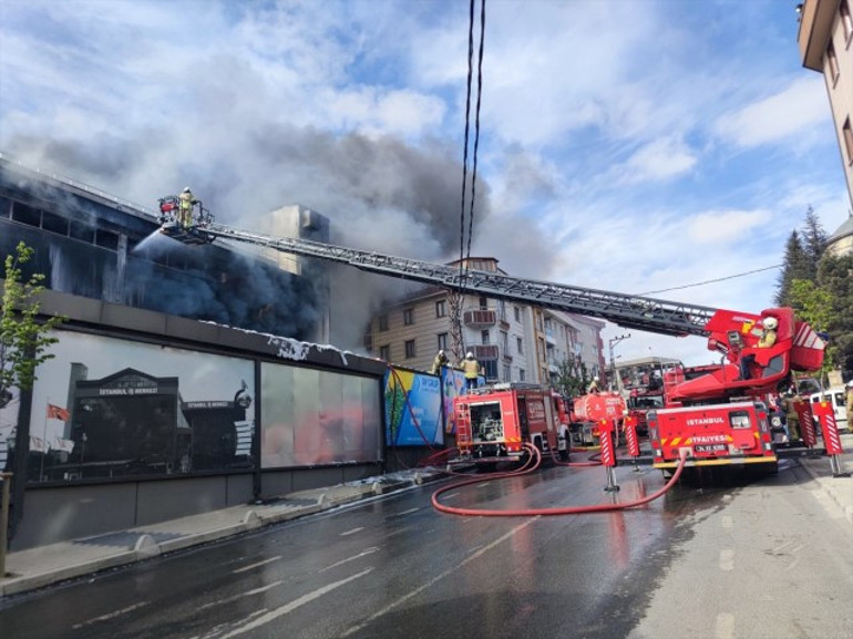 Sancaktepede iş merkezinde yangın