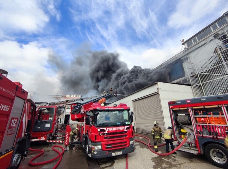 Sancaktepede iş merkezinde yangın