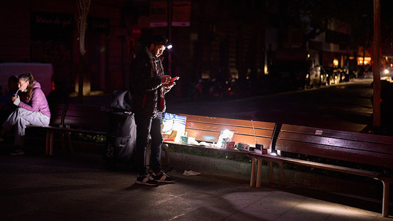 Avrupayı sarsan elektrik kesintilerinin ardından en az 7 kişi öldü: İngiltereden Gariplikler tespit ettik açıklaması