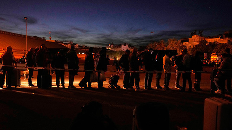 Avrupayı sarsan elektrik kesintilerinin ardından en az 7 kişi öldü: İngiltereden Gariplikler tespit ettik açıklaması