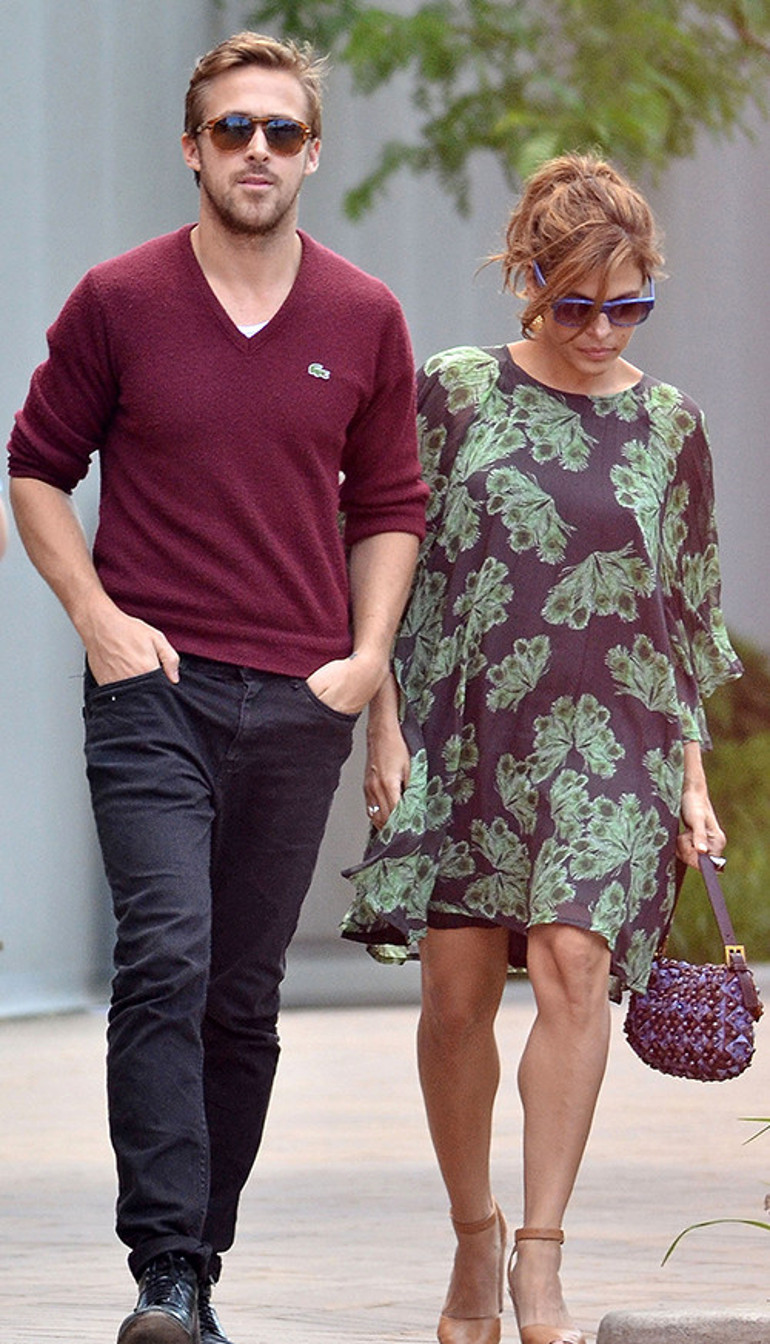 O şimdi büyük aşkıyla birlikte kendi çocuklarını büyütüyor... Mesleğini kendi isteğiyle feda etti... Ama hızla akıp giden yıllar güzelliğini elinden alamadı