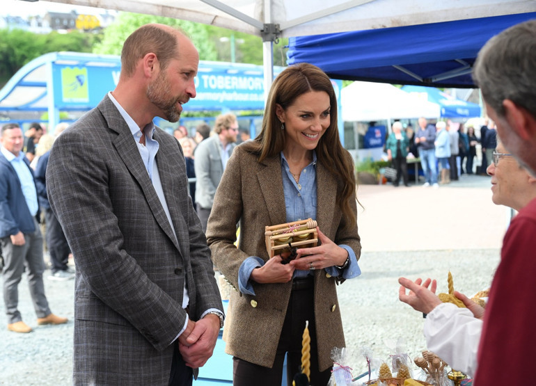 Halktan geldi ama bir gün kraliçe olacak... Hamarat prensesin elinde şimdi de matkap var Biz seni çok sevdik Kate