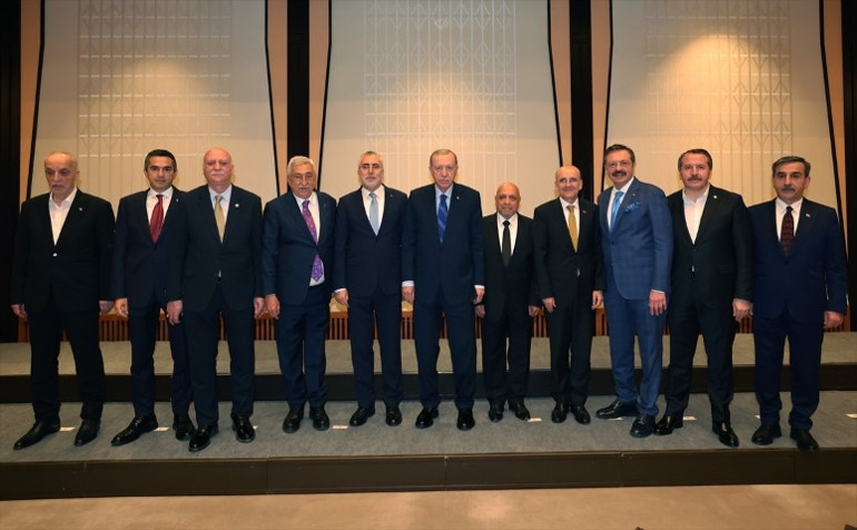 Cumhurbaşkanı Erdoğan, işçileri kabul etti: Çalışanlarımızın haklarını korumak önceliğimiz oldu