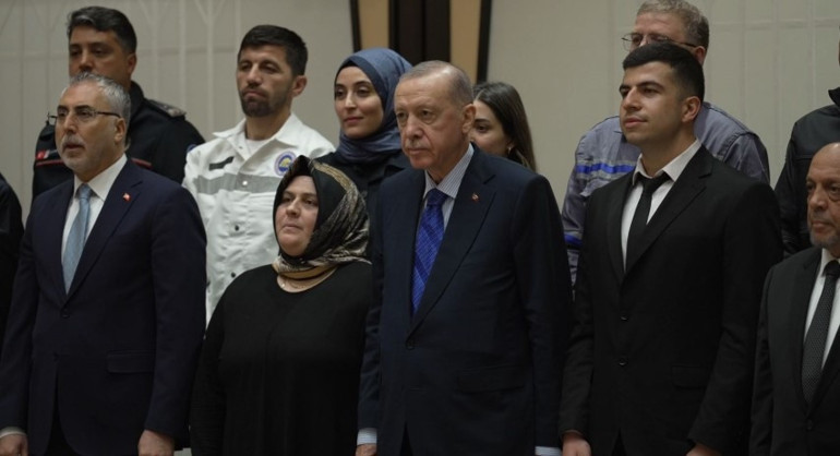 Cumhurbaşkanı Erdoğan, işçileri kabul etti: Çalışanlarımızın haklarını korumak önceliğimiz oldu