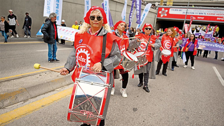 1 Mayıs’a coşkulu kutlama: İşçiler, emekçiler meydanlardaydı