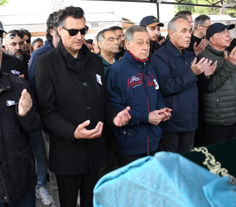 Şarkıcı Tayfun Duygulunun en acı günü: Annemi kalbimde taşıyacağım