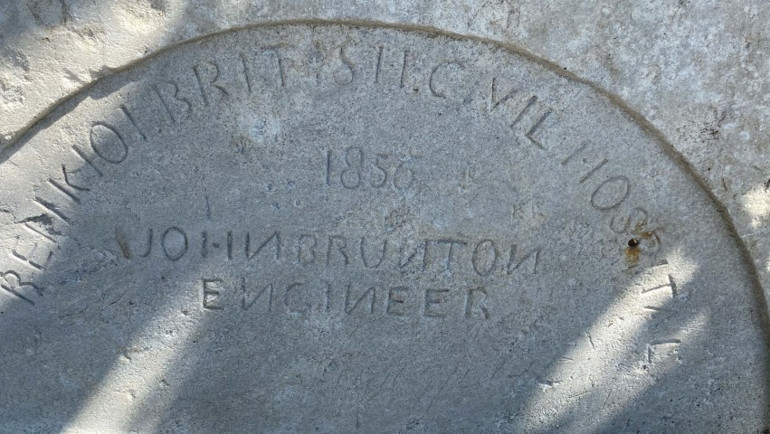 Köydeki duvarın arasında ortaya çıktı: 170 yıl önce Londrada üretilip Türkiyeye getirmişler