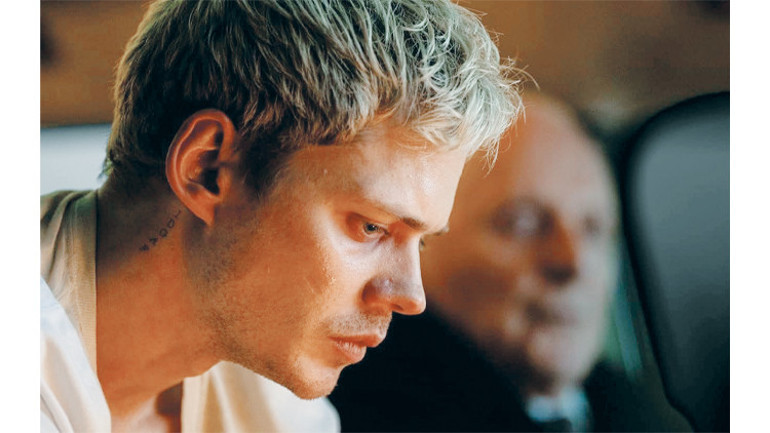 ‘Bohem’ bir hayatın boğuk sesli şarkıcısı...