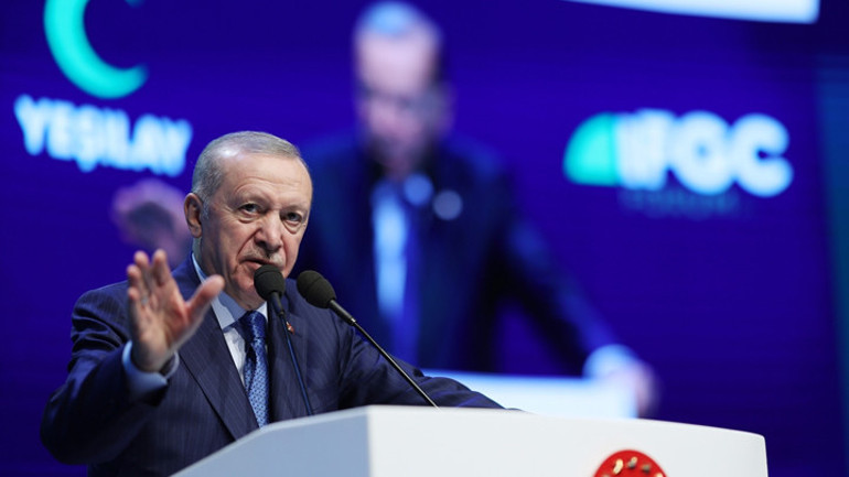 Cumhurbaşkanı Erdoğandan CHPye tepki: Polisin üzerine otobüs süren zihniyet
