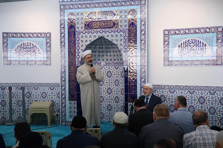 Prof. Erbaş, Viyana’da cuma namazı kıldırdı