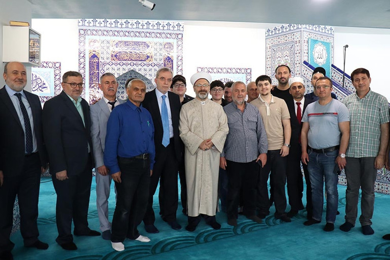 Prof. Erbaş, Viyana’da cuma namazı kıldırdı
