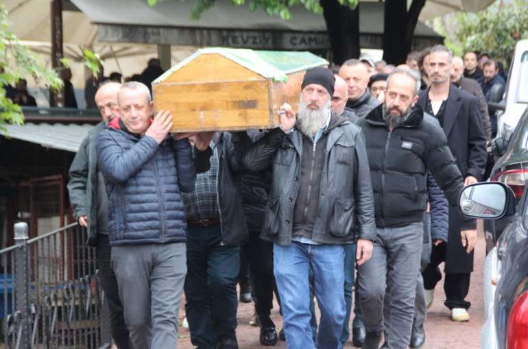 Serkan Keskinin acı günü... Annesine veda etti