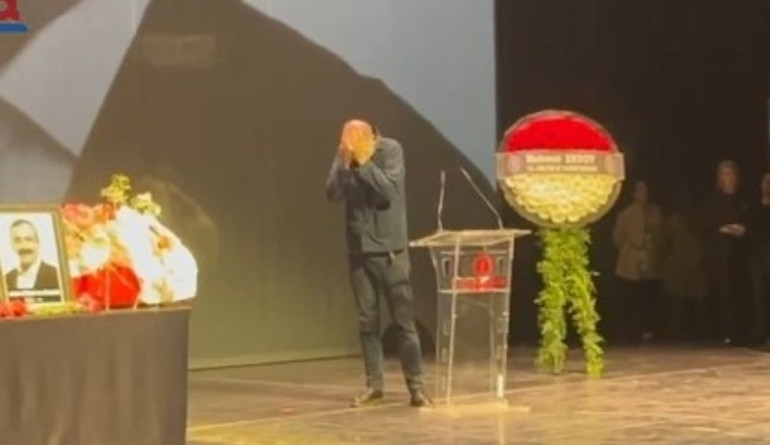 Ünlü isimlerden Sırrı Süreyya Öndere veda Dostları onu yalnız bırakmadı...