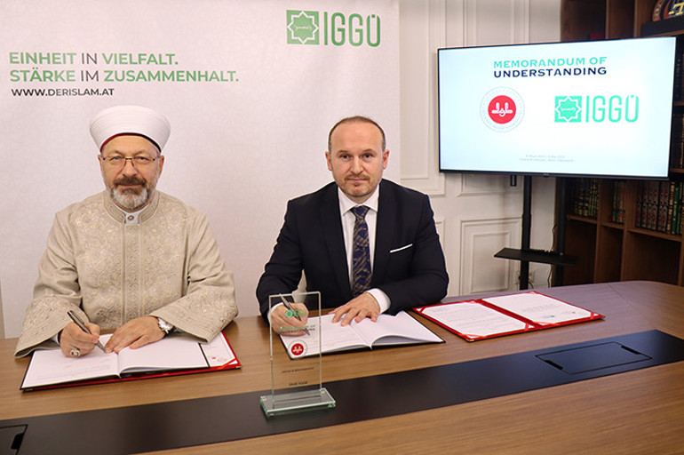 Erbaş, Viyana’da Türk toplumunun temsilcileriyle buluştu