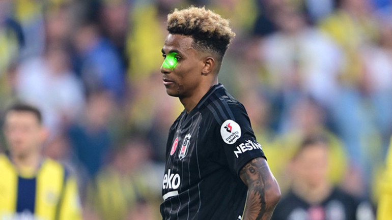 İstanbul Emniyetinden Gedson Fernandese lazer tutan taraftar açıklaması: Gözaltına alındı