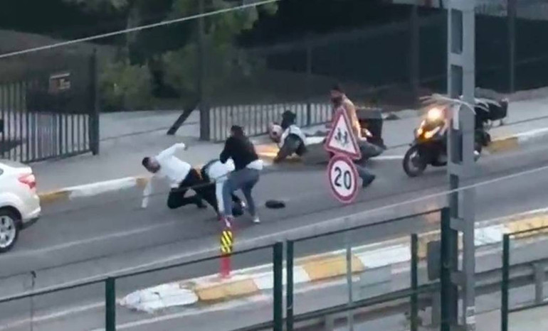 Pendik meydan muharebesi | Kasklı, bıçaklı saldırı kamerada