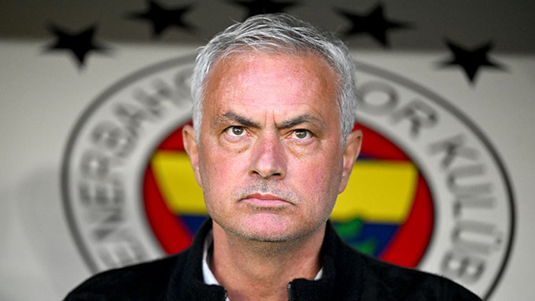 Fenerbahçede Mourinho dahil 16 isim ayrılıyor Sürpriz transfer gelişmesi