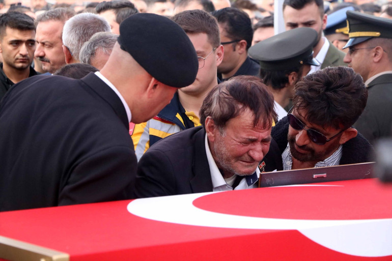 Irakın kuzeyinde şehit olan Uzman Çavuş Önder Özene acı veda 4 yaşındaki kızının sözleri yürek burktu