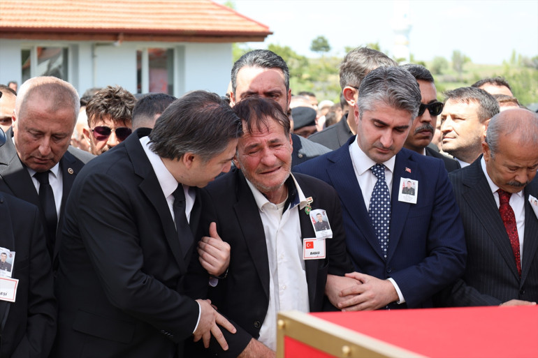 Irakın kuzeyinde şehit olan Uzman Çavuş Önder Özene acı veda 4 yaşındaki kızının sözleri yürek burktu