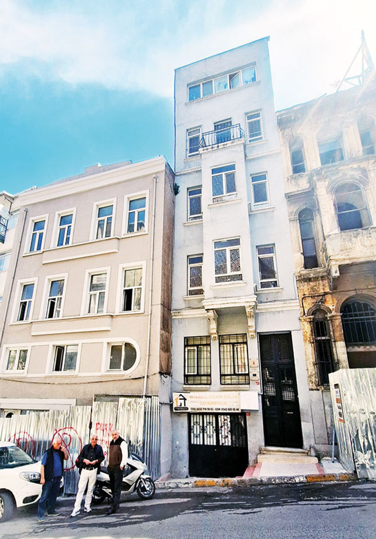 1 saat 45 dakika bekledi saldırdı Saldırganın hesabındaki para ortaya çıktı