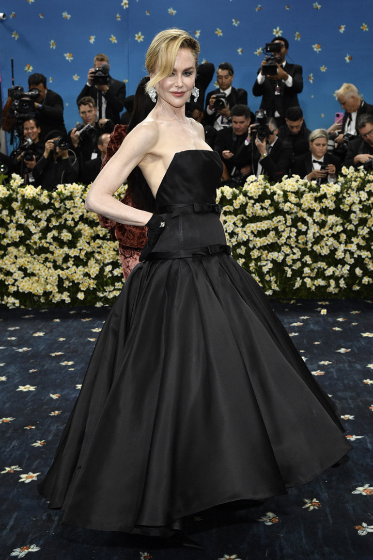 Met Gala 2025: Yılın davetinde sürpriz dolu unutulmaz anlar… Kırmızı halıya karnı burnunda gelenler, makyajsız çıkanlar ve aşkını ilan edenler