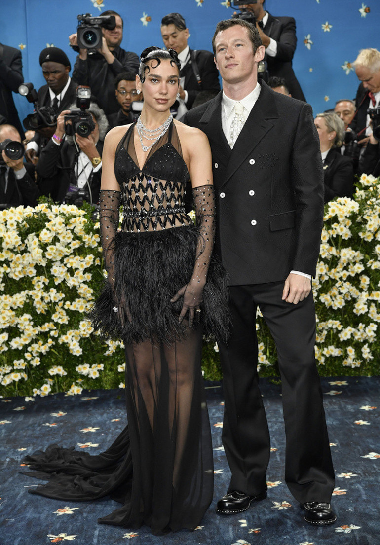 Met Gala 2025: Yılın davetinde sürpriz dolu unutulmaz anlar… Kırmızı halıya karnı burnunda gelenler, makyajsız çıkanlar ve aşkını ilan edenler