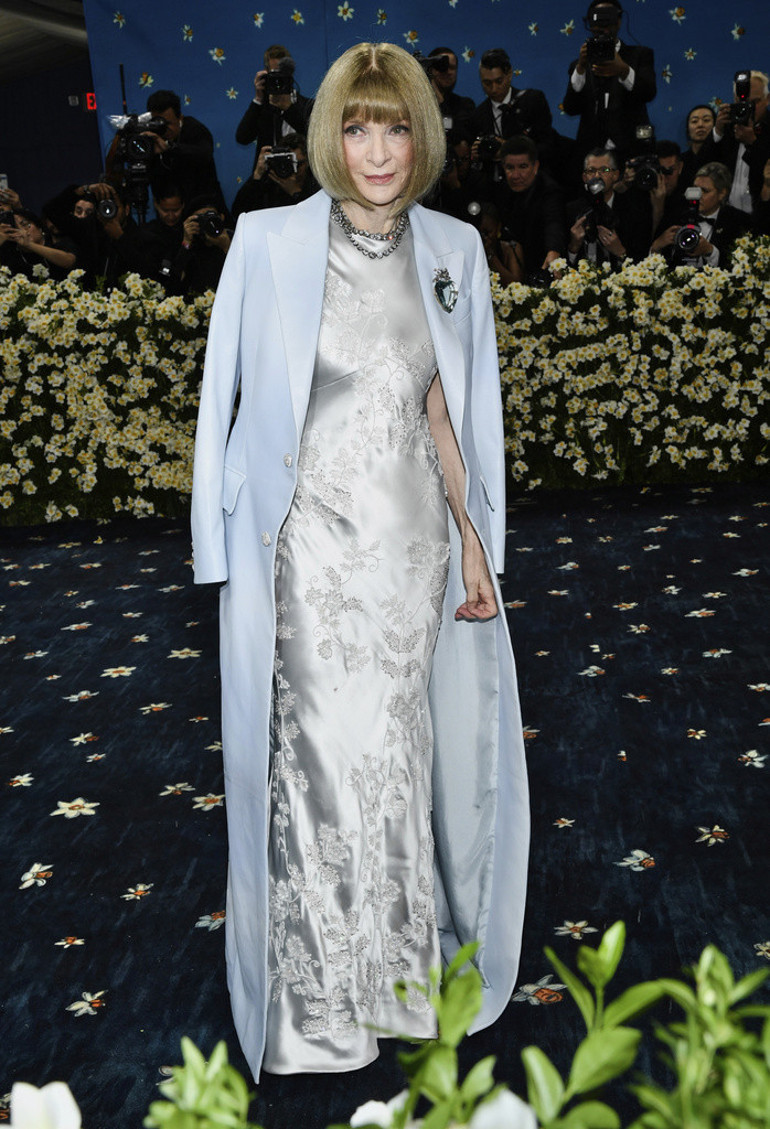 Met Gala 2025: Yılın davetinde sürpriz dolu unutulmaz anlar… Kırmızı halıya karnı burnunda gelenler, makyajsız çıkanlar ve aşkını ilan edenler