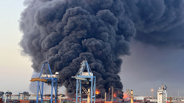 Port Sudanda arka arkaya patlamalar: İsyancılar saldırıya geçti, şehir alevler içinde kaldı