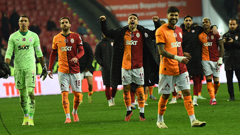 Tecrübeli futbolcuları Galatasarayı şampiyonluğa taşıyor