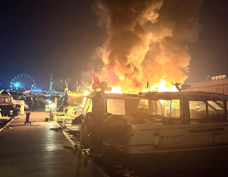Son dakika haberi... Tuzla marinada tekne yangını