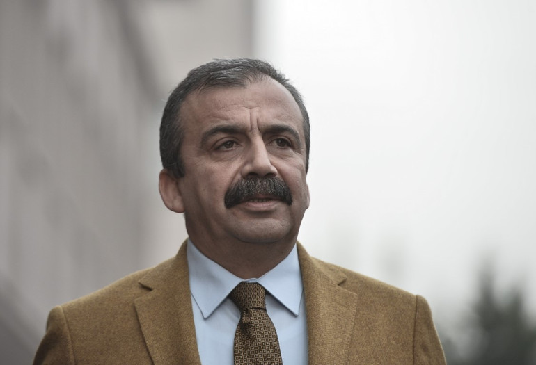 SON DAKİKA HABERİ: ‘Sırrı Süreyya Önder’in aracında düzenek bulunmuştu’ DEM Parti’den suikast iddiası açıklaması