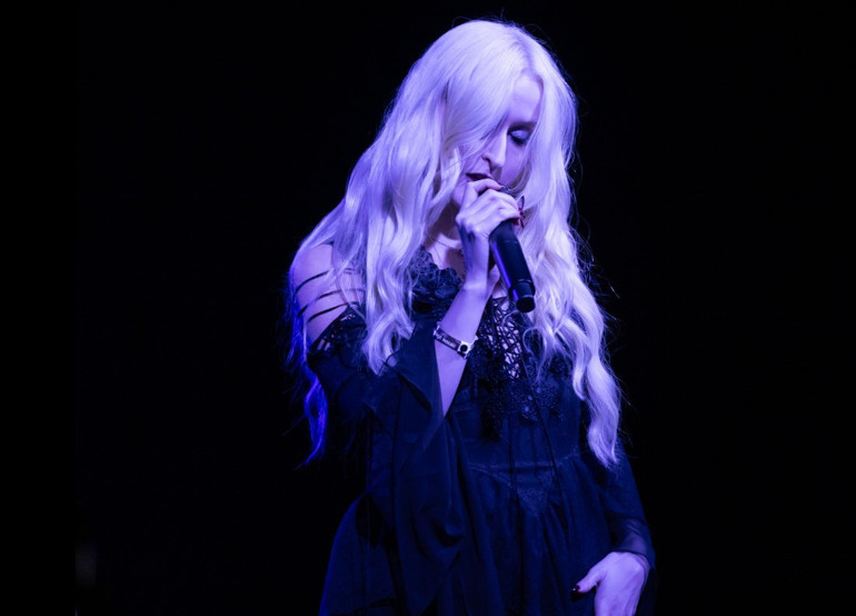 Müziğin ritmine kulak ver