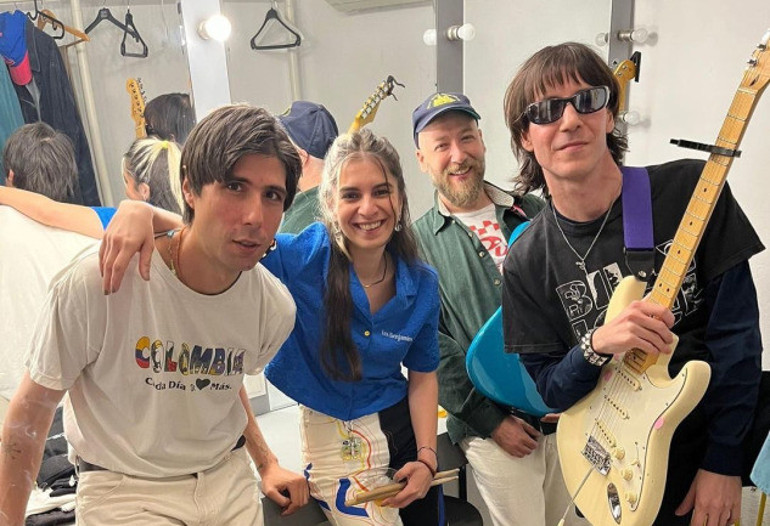 Müziğin ritmine kulak ver