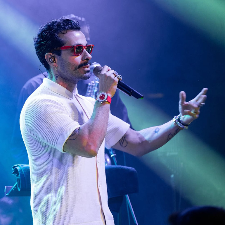 Müziğin ritmine kulak ver