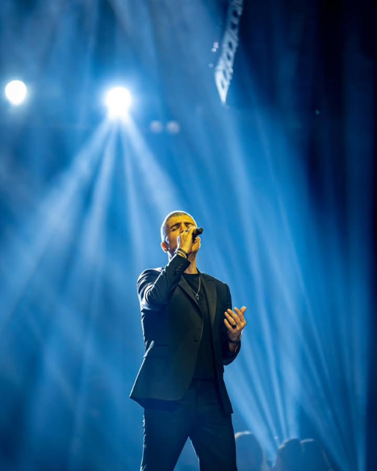 Müziğin ritmine kulak ver