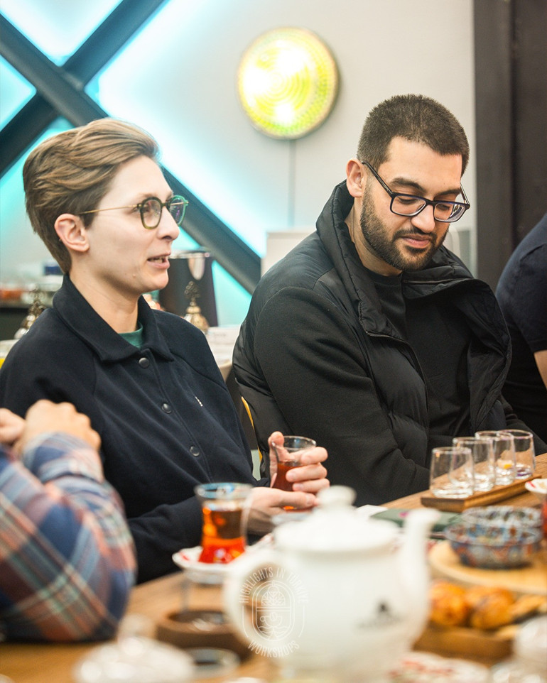 Müziğin ritmine kulak ver