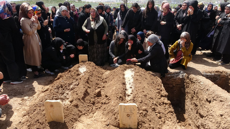 Sivasta vahşice katledilen kardeşlere acı veda Katilin binaya giriş görüntüleri ortaya çıktı