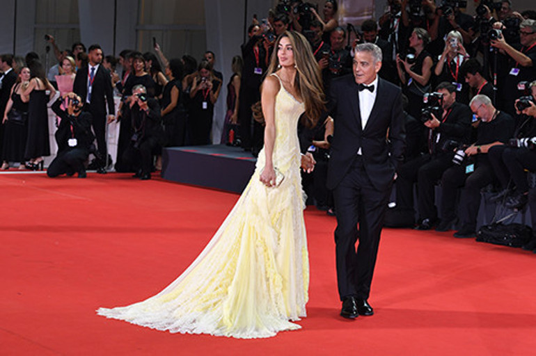 Yıllar süren bekarlık yeminini onunla bozmuştu: Şimdi herkesin gözünün içine baka baka yalan söylüyor