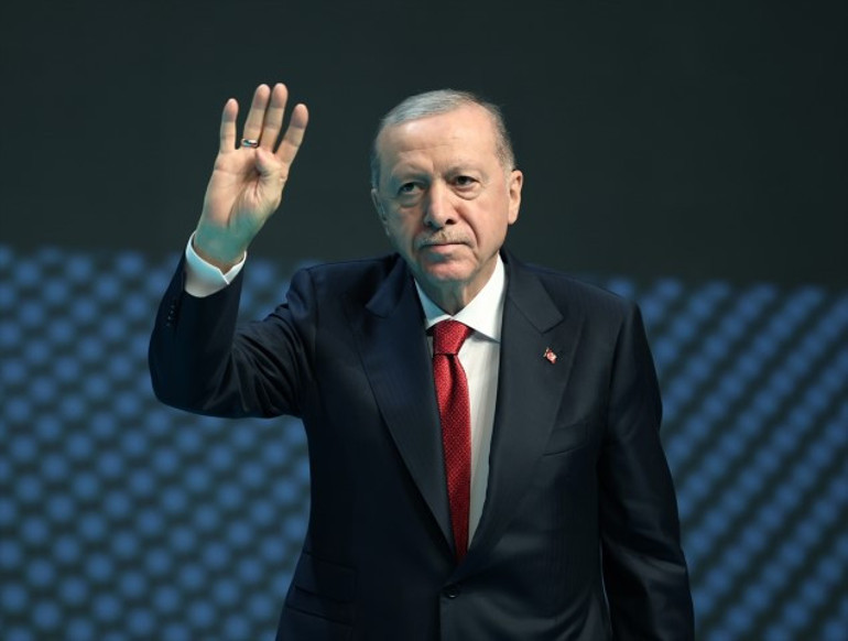 Cumhurbaşkanı Erdoğandan Özgür Özele sert sözler: Bunun adı ekonomik tetikçiliktir