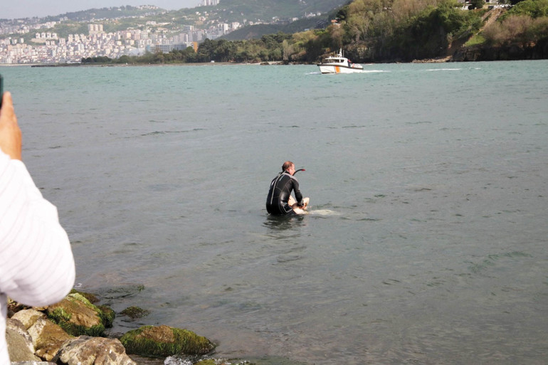 Çocuklar ölüme kulaç attı