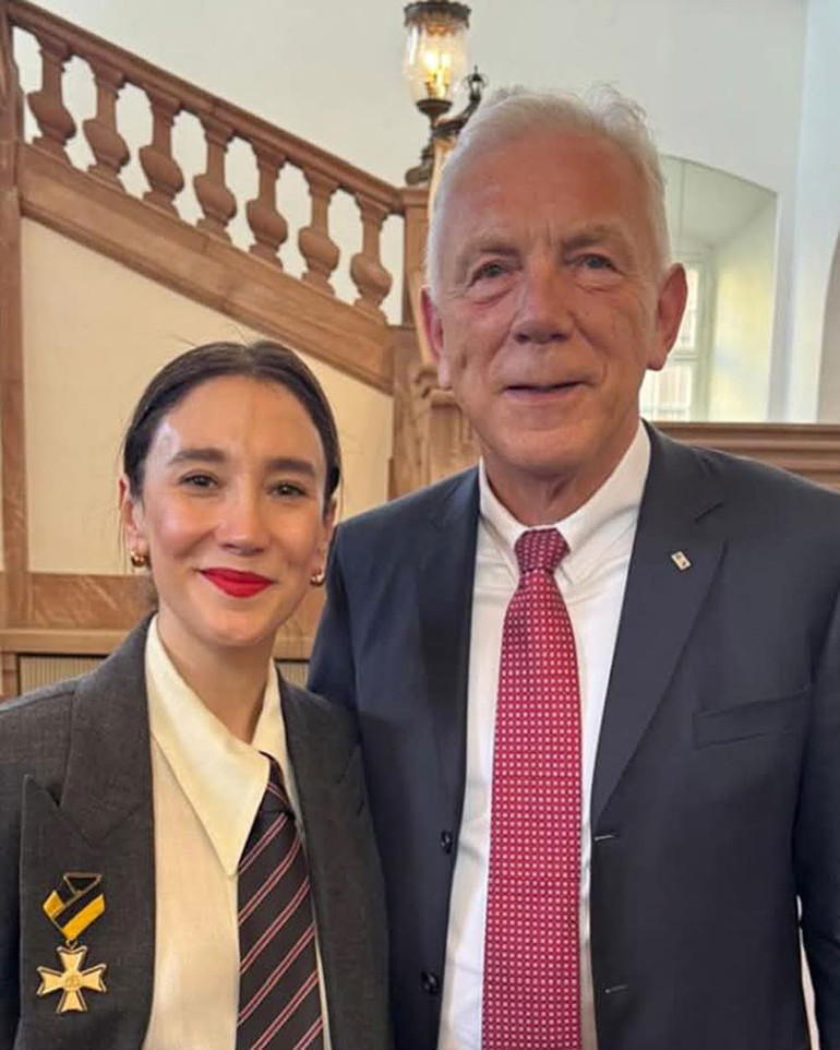 Sibel Kekilli’ye Liyakat Nişanı