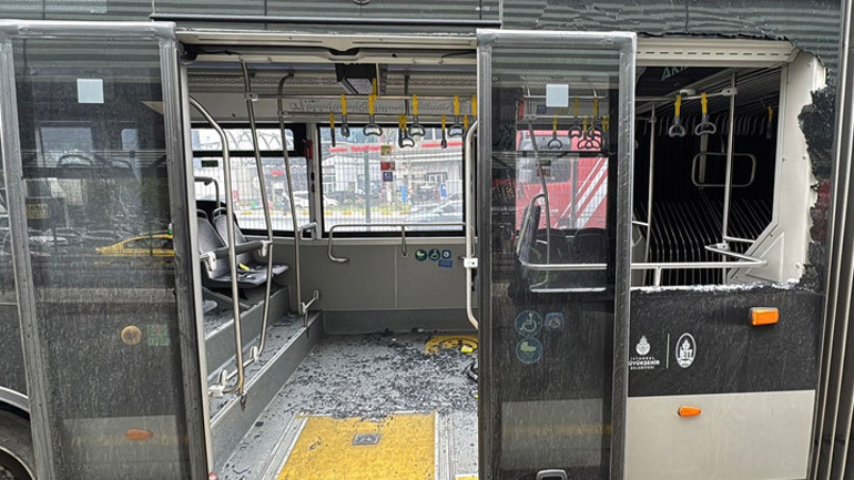 Son dakika... Beylikdüzünde metrobüs kazası: 1 kişi hayatını kaybetti, 54 yaralı