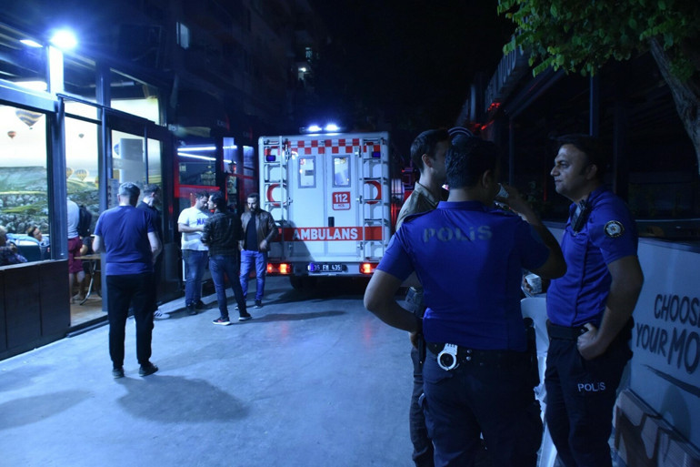 İzmir’de gaz sızıntısı sonrası patlama: 4 yaralı; o anlar kamerada