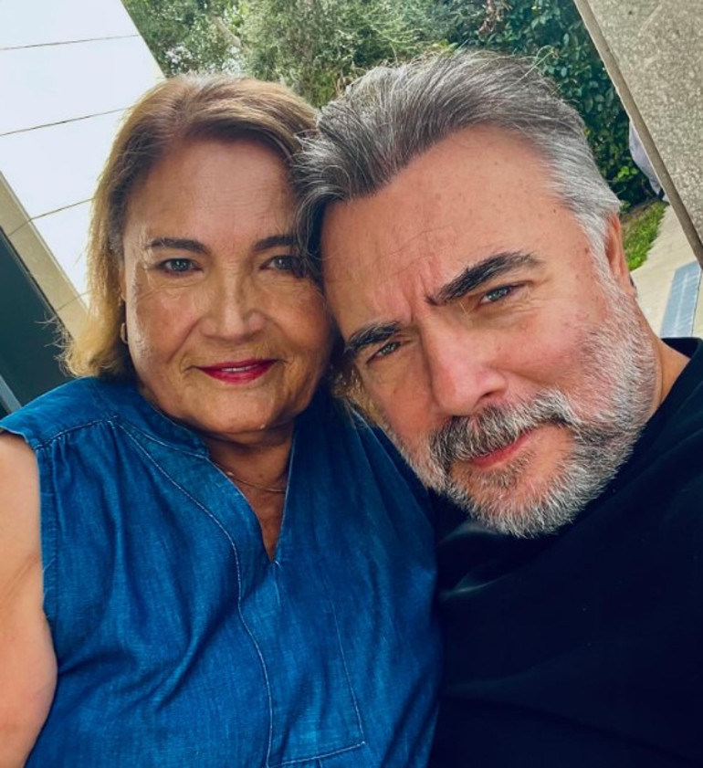 Ben artık büyüdüm desem de hala senin küçük kızınım