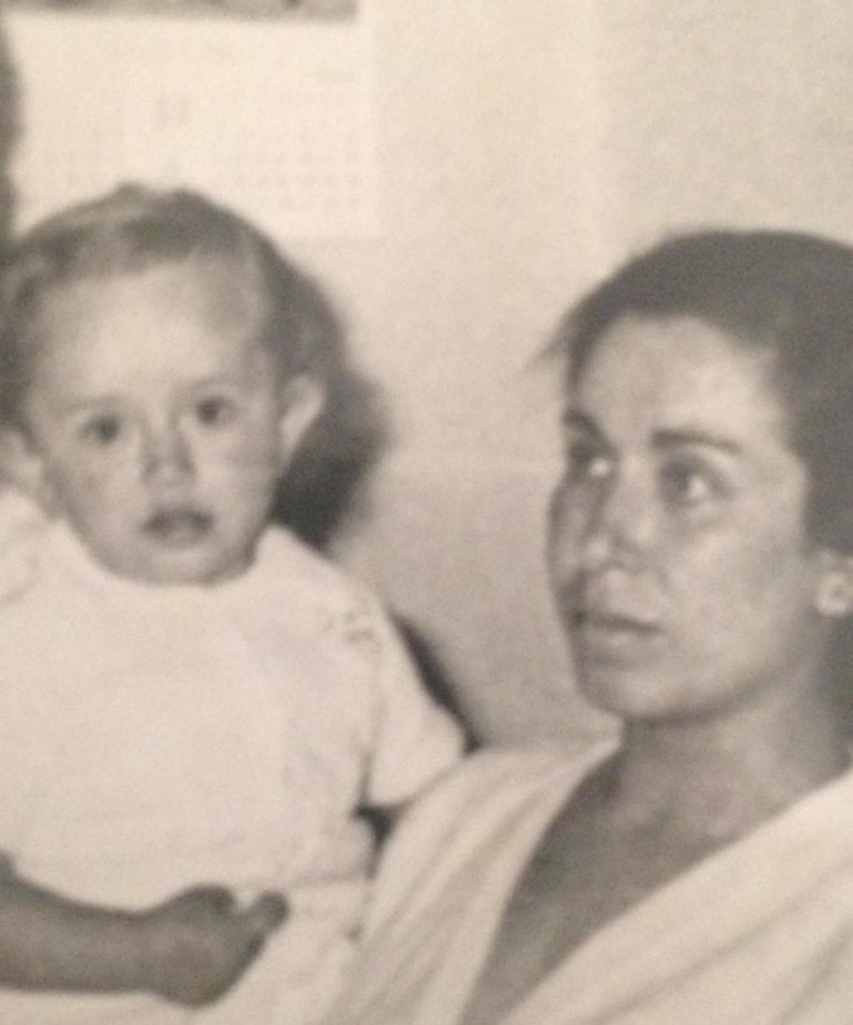 Ben artık büyüdüm desem de hala senin küçük kızınım