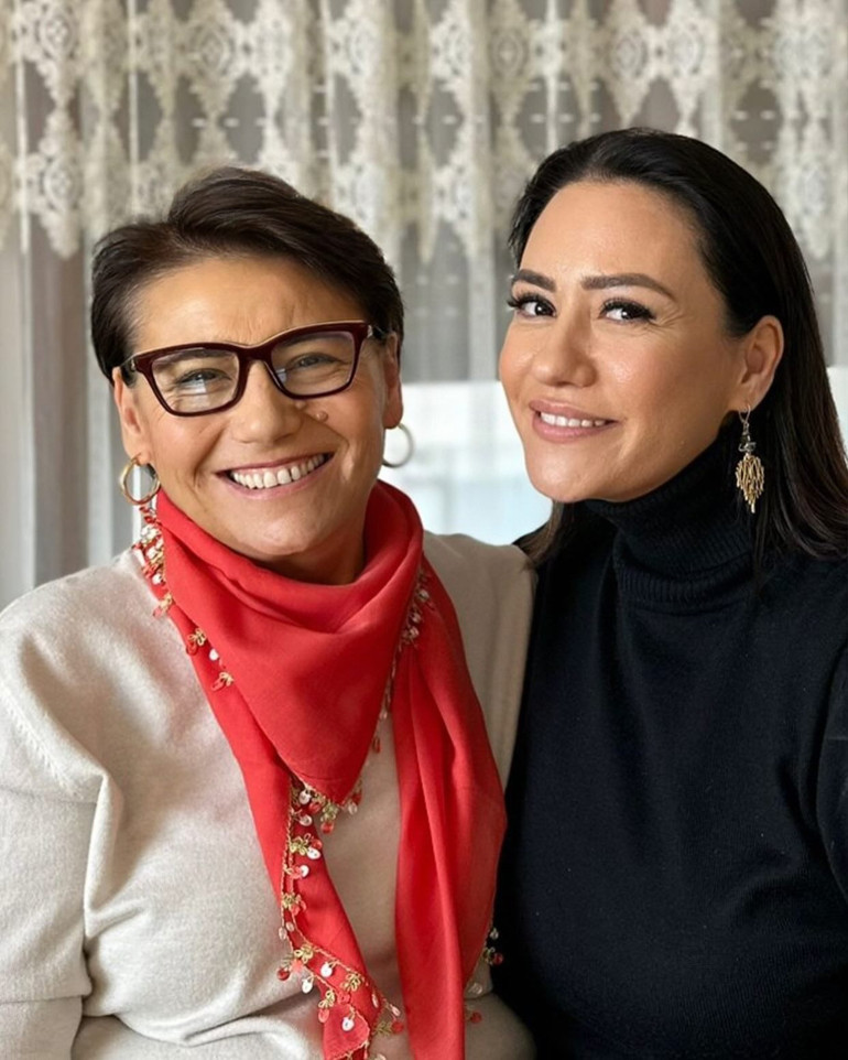 Ben artık büyüdüm desem de hala senin küçük kızınım