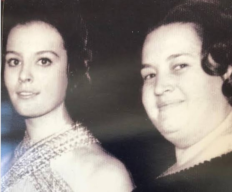 Ben artık büyüdüm desem de hala senin küçük kızınım