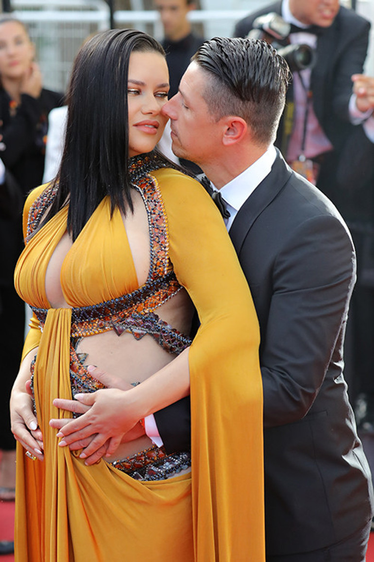 Ünlü festivalin çehresi değişti... Kırmızı halıda yarı çıplak görüntüler artık tarihe karışıyor... Kurala uymayan kibarca kapı dışarı edilecek